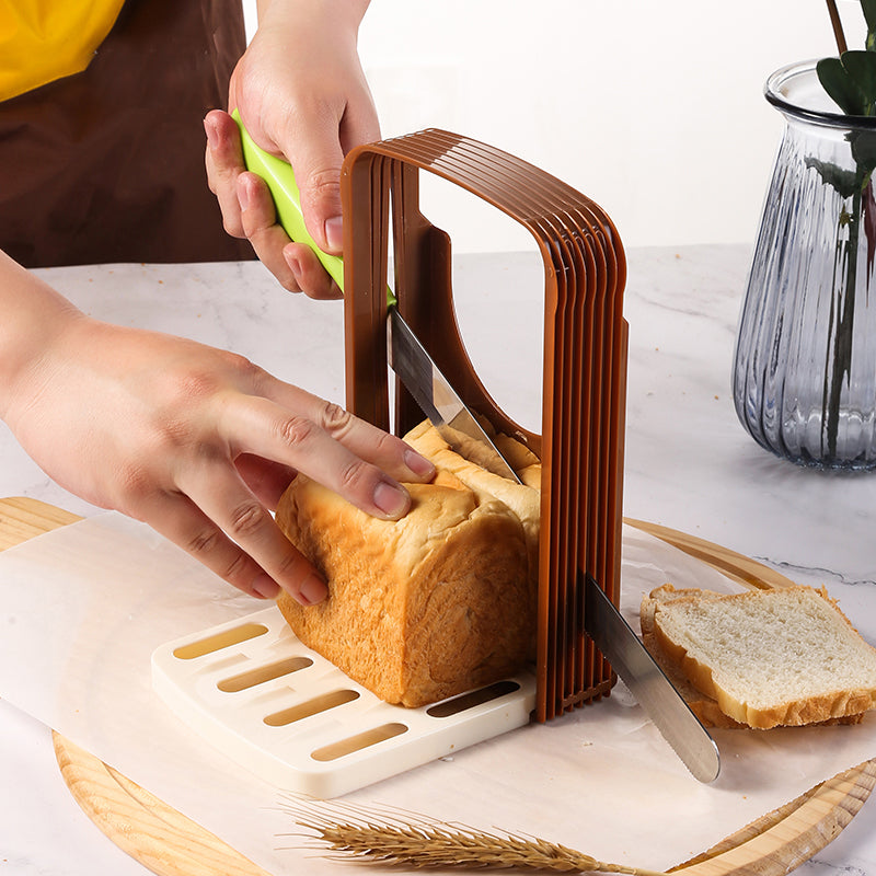 Manual bread and toast slicing tool