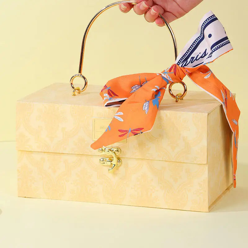Jinkuang Luxurious Perfume Gift Box Jewelry Magnetic Wedding Gift Box Packaging with Handle