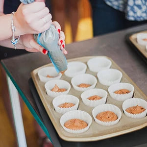 Food Grade Kitchen Baking Cake Tools Disposable Heat Resistant Non-stick Oil-free Odorless Baking Cup Birthday Cake Liner