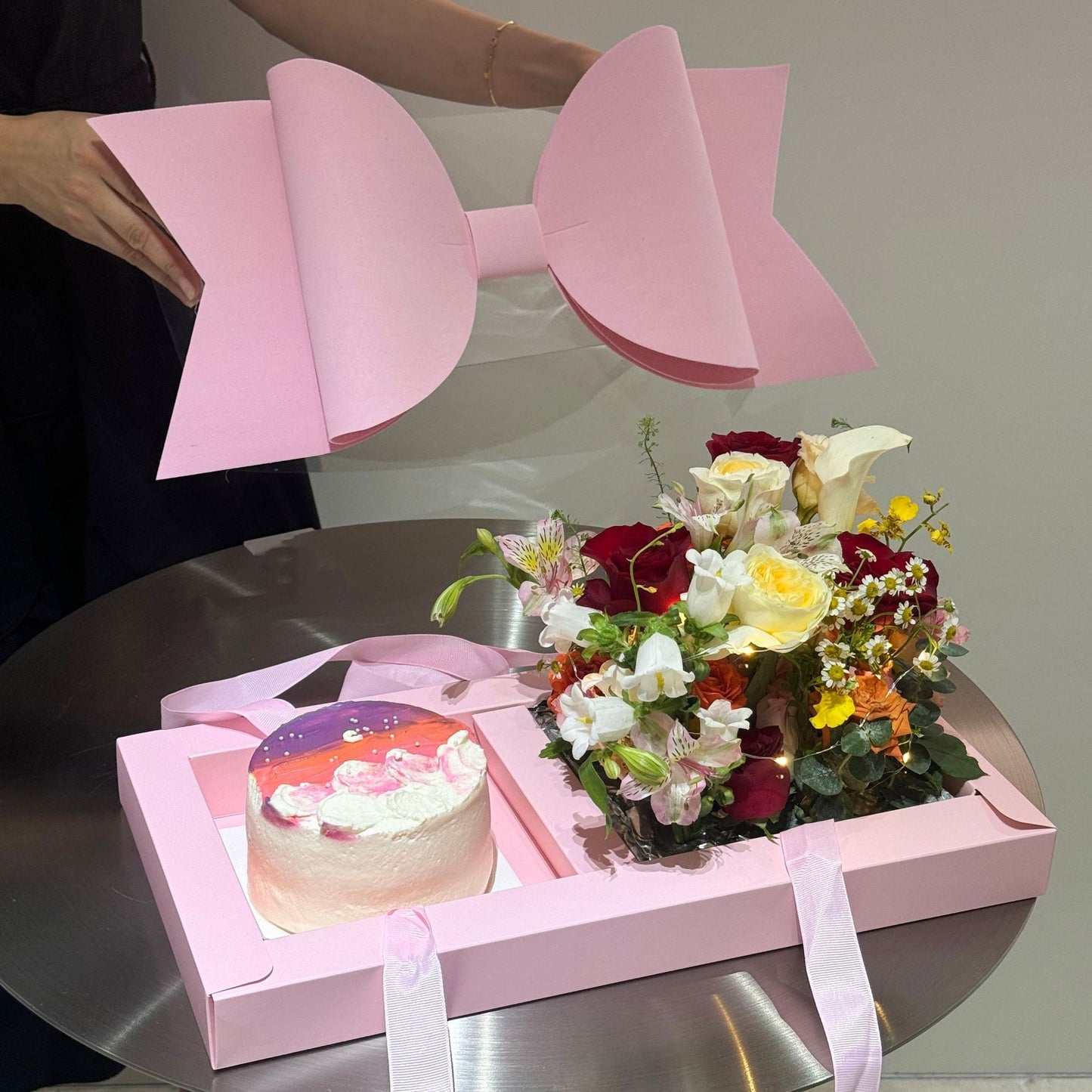 Transparent Handheld Bow Flower Cake Box